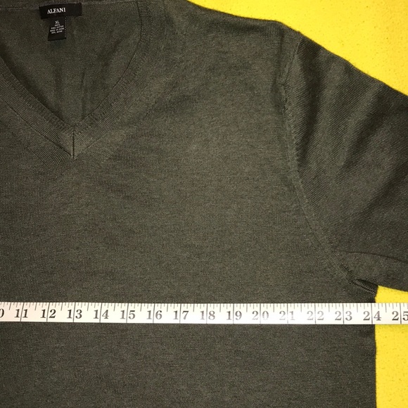Alfani Men’s V-neck EUC $12 each Bundle 2 for $20. - Picture 5 of 11